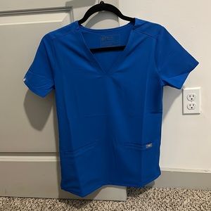 Figs 3 pockets scrub top in royal blue